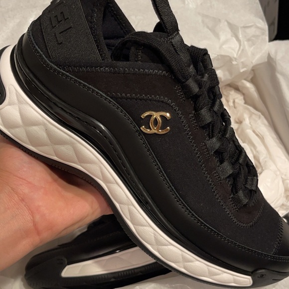 CHANEL Sneakers - Picture 2 of 5